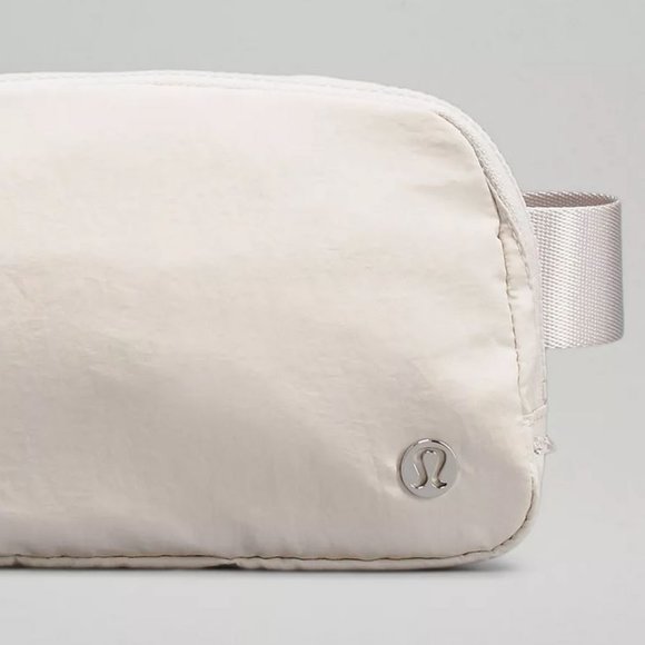 LULULEMON Everywhere Belt Bag White 142152300 Crossbody Fanny pack Classic NEW! - Picture 11 of 11